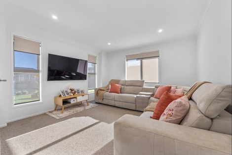 Photo of property in 31 Atutahi Street, Hurdon, New Plymouth, 4310