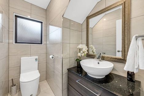 Photo of property in 97 Mt Lebanon Crescent, The Gardens, Auckland, 2105