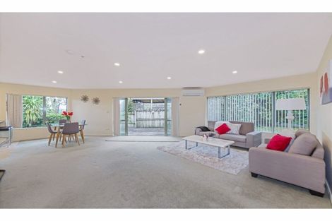 Photo of property in 2/115 Arran Road, Browns Bay, Auckland, 0630