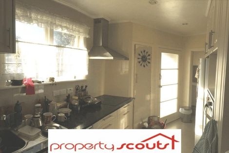 Photo of property in 2/8 Latham Avenue, Pakuranga, Auckland, 2010