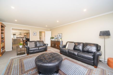 Photo of property in 14 Tennyson Avenue, Kelvin Grove, Palmerston North, 4414