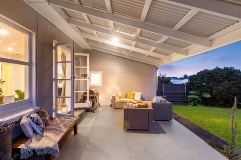 Photo of property in 21 Powell Street, Avondale, Auckland, 1026