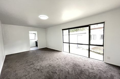 Photo of property in 81 Totaravale Drive, Totara Vale, Auckland, 0629