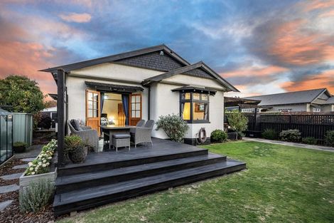 Photo of property in 102 Somerfield Street, Somerfield, Christchurch, 8024