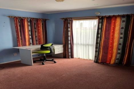 Photo of property in 26 Hoylake Place, Wattle Downs, Auckland, 2103