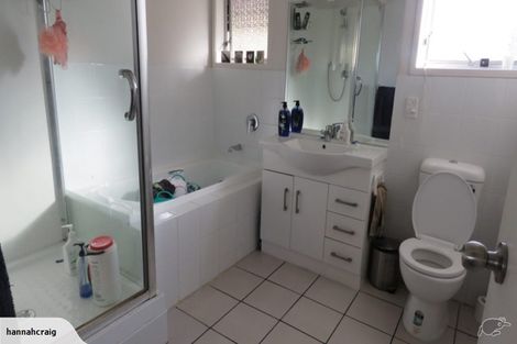 Photo of property in 2/18 Koromiko Street, New Lynn, Auckland, 0600