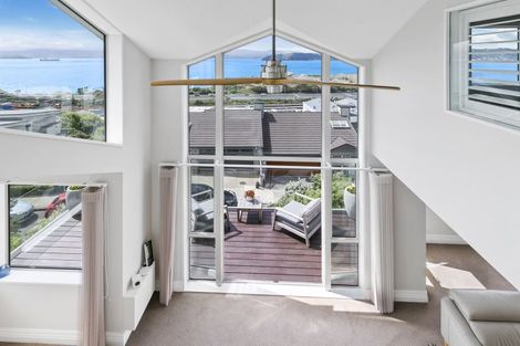 Photo of property in 5 Curnow Way, Kaiwharawhara, Wellington, 6035