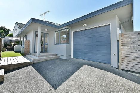 Photo of property in 2/128 Brian Crescent, Stanmore Bay, Whangaparaoa, 0932