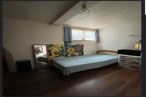 Photo of property in 42 Compton Street, Hillcrest, Auckland, 0627