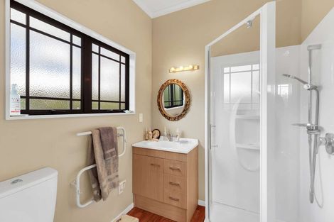 Photo of property in 20 Paraekaretu Street, Hunterville, 4730