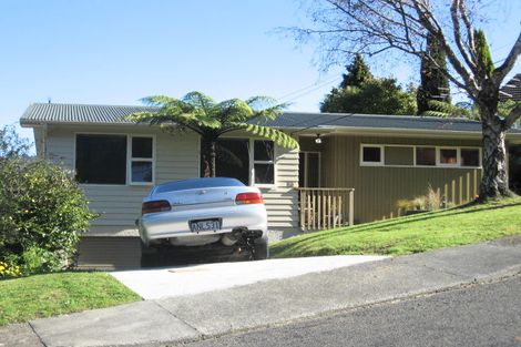 Photo of property in 16 Castle Crescent, Stokes Valley, Lower Hutt, 5019