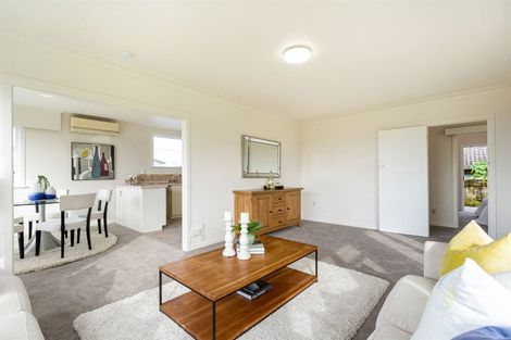Photo of property in 1/516 Glenfield Road, Bayview, Auckland, 0629
