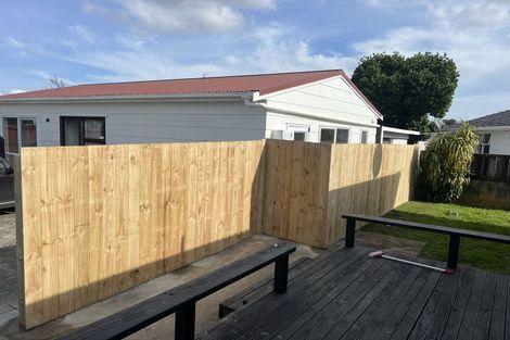 Photo of property in 4 Clutha Crescent, Clover Park, Auckland, 2023