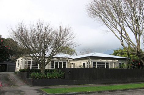 Photo of property in 5 Awatea Terrace, Hokowhitu, Palmerston North, 4410