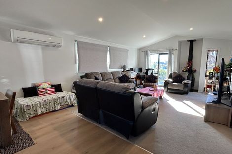 Photo of property in 73 Jack Hanley Drive, Jacks Point, Queenstown, 9371