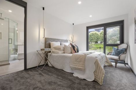 Photo of property in 48a Peter Terrace, Castor Bay, Auckland, 0620