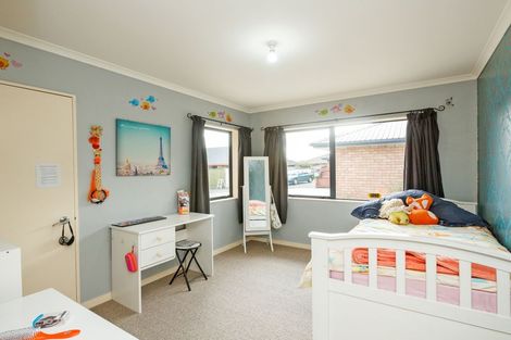 Photo of property in 155 Schnell Drive, Kelvin Grove, Palmerston North, 4414
