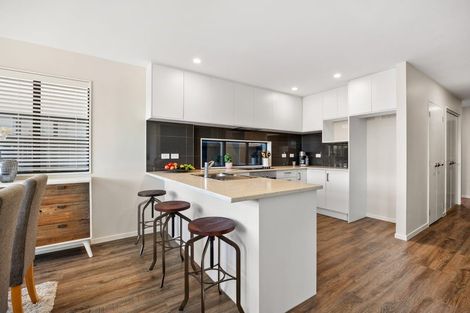 Photo of property in 21 Irving Place, Hobsonville, Auckland, 0616