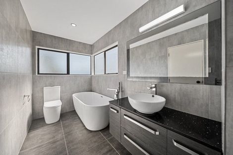 Photo of property in 1 Dalmahoy Place, Wattle Downs, Auckland, 2103