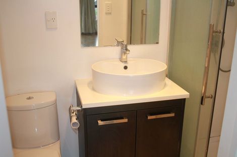 Photo of property in 2/26 Unsworth Drive, Unsworth Heights, Auckland, 0632