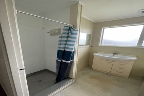 Photo of property in 28 Hinton Place, Weymouth, Auckland, 2103