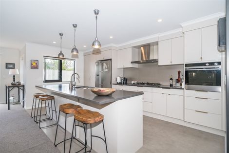 Photo of property in 5 Waimarama Court, Roslyn, Palmerston North, 4414