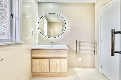 Photo of property in 49 Trimdon Street, Randwick Park, Auckland, 2105