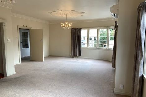 Photo of property in 27 Ake Ake Avenue, Hokowhitu, Palmerston North, 4410