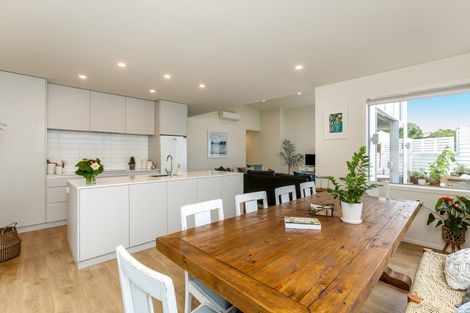 Photo of property in 4 Mackillop Way, Brooklands, New Plymouth, 4310