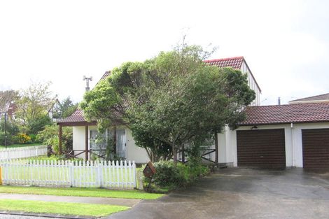 Photo of property in 2/2 Curacao Place, Half Moon Bay, Auckland, 2012