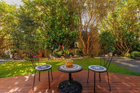 Photo of property in 6 Gresford Place, Churton Park, Wellington, 6037