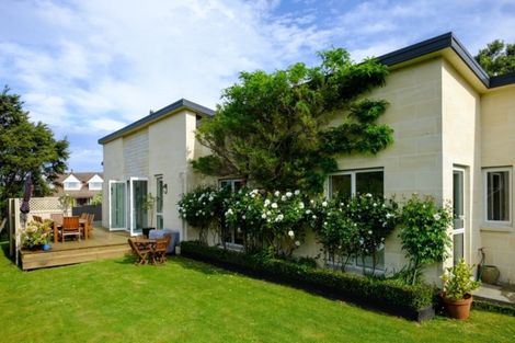 Photo of property in 15 Colquhoun Street, Glenross, Dunedin, 9011