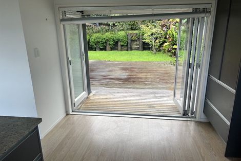 Photo of property in 19 Parr Terrace, Castor Bay, Auckland, 0620