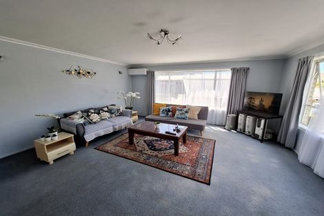 Photo of property in 15 Shaldon Crescent, Blagdon, New Plymouth, 4310