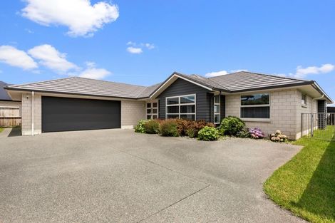 Photo of property in 34 Hiria Crescent, Papamoa Beach, Papamoa, 3118