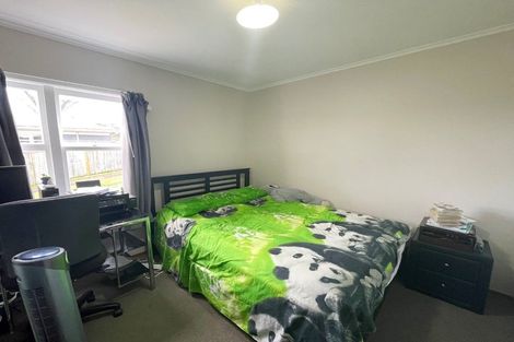 Photo of property in 11 Helleur Road, Massey, Auckland, 0614