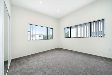 Photo of property in 16a Glen Marine Parade, Glendene, Auckland, 0602