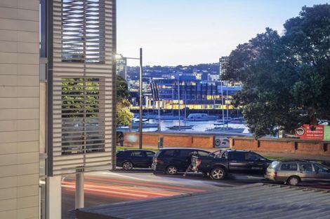 Photo of property in Dorchester Apartments, 144 Oriental Parade, Oriental Bay, Wellington, 6011