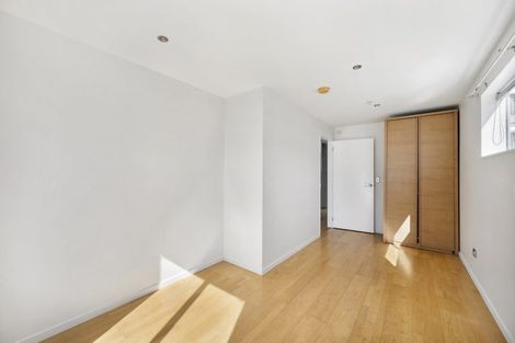 Photo of property in 253/21 Left Bank, Te Aro, Wellington, 6011