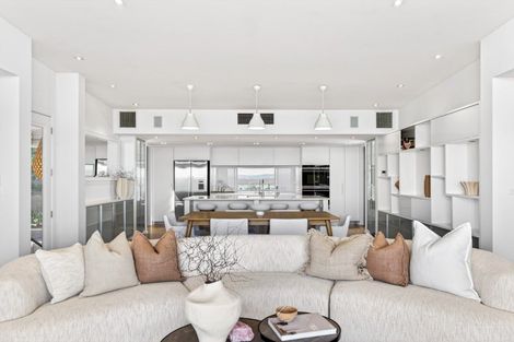 Photo of property in 40 Roslyn Road, Bluff Hill, Napier, 4110