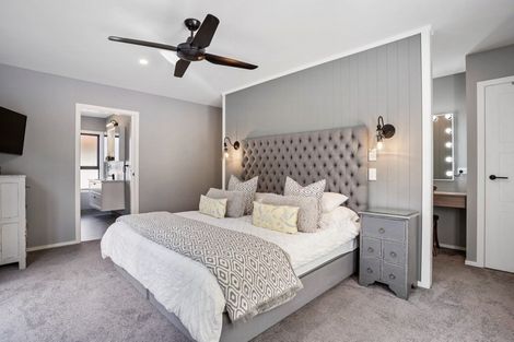 Photo of property in 53 Awatira Drive, Papamoa Beach, Papamoa, 3118