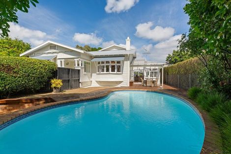 Photo of property in 1/118 Wheturangi Road, Greenlane, Auckland, 1051