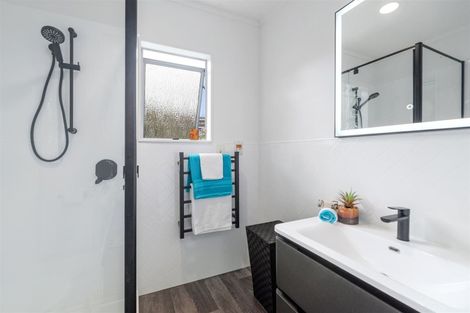 Photo of property in 1/35 Forrest Hill Road, Milford, Auckland, 0620