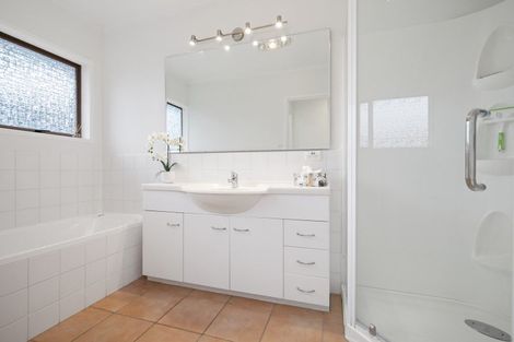 Photo of property in 3 Camwell Close, Bucklands Beach, Auckland, 2012