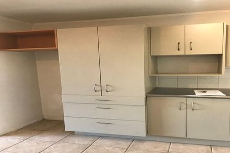 Photo of property in 4/2b Queensway, Three Kings, Auckland, 1024