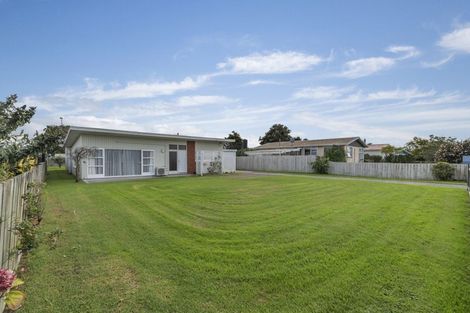 Photo of property in 5 Paul Drive, Ngatea, 3503