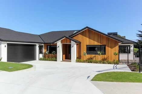 Photo of property in 6 Francis Douglas Drive, Westown, New Plymouth, 4310