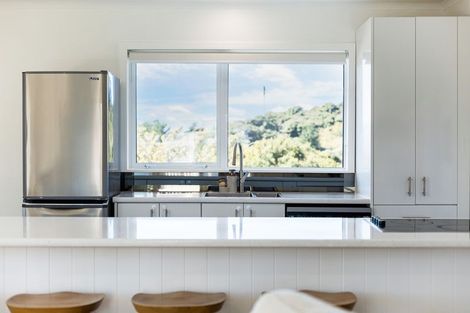 Photo of property in 11 Parkinson Close, Whitby, Porirua, 5024