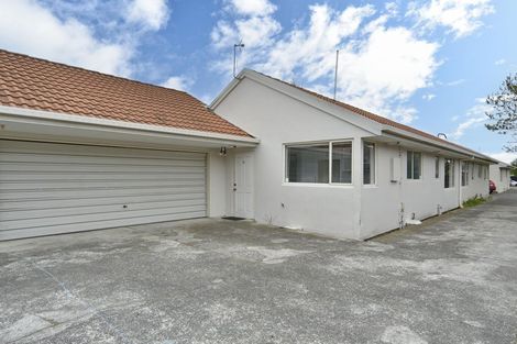 Photo of property in 3/2 Broadbent Street, Riccarton, Christchurch, 8041