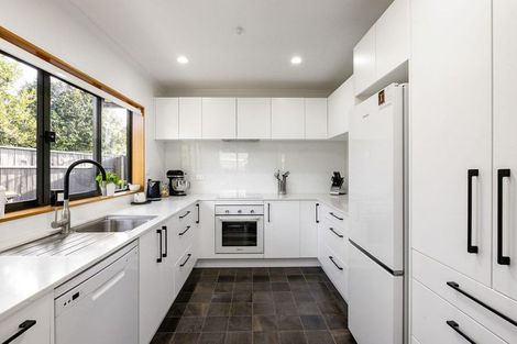 Photo of property in 71 Taylor Street, Cambridge, 3434